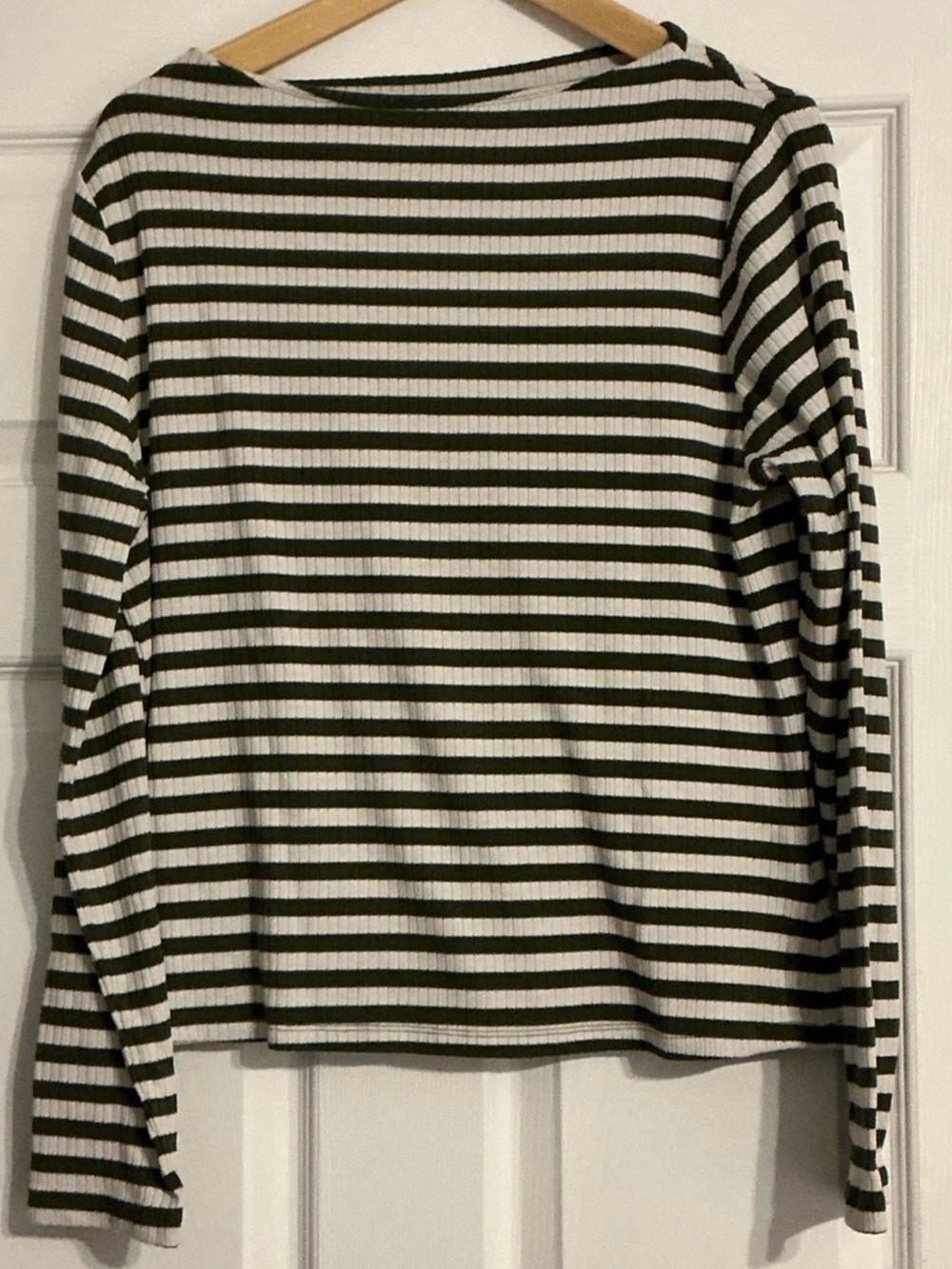 🎉3 for $20🎉 Reitmans Olive & White Striped Ribbed Boat Neck Top XXL